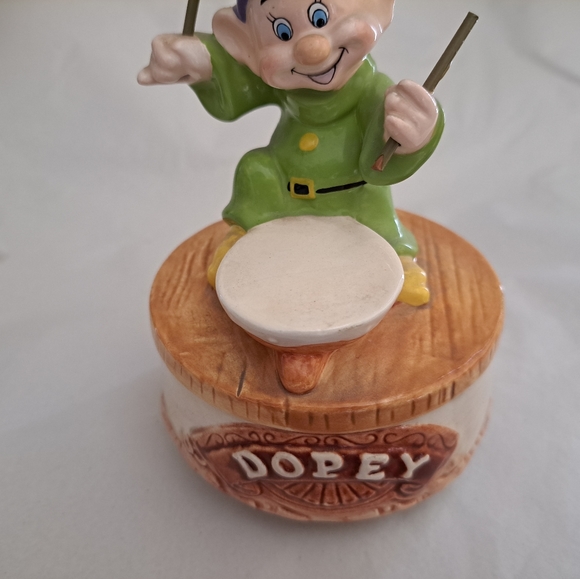 Walt Disney  Schmid Snow White  Dopey  music box excellent - Picture 3 of 5